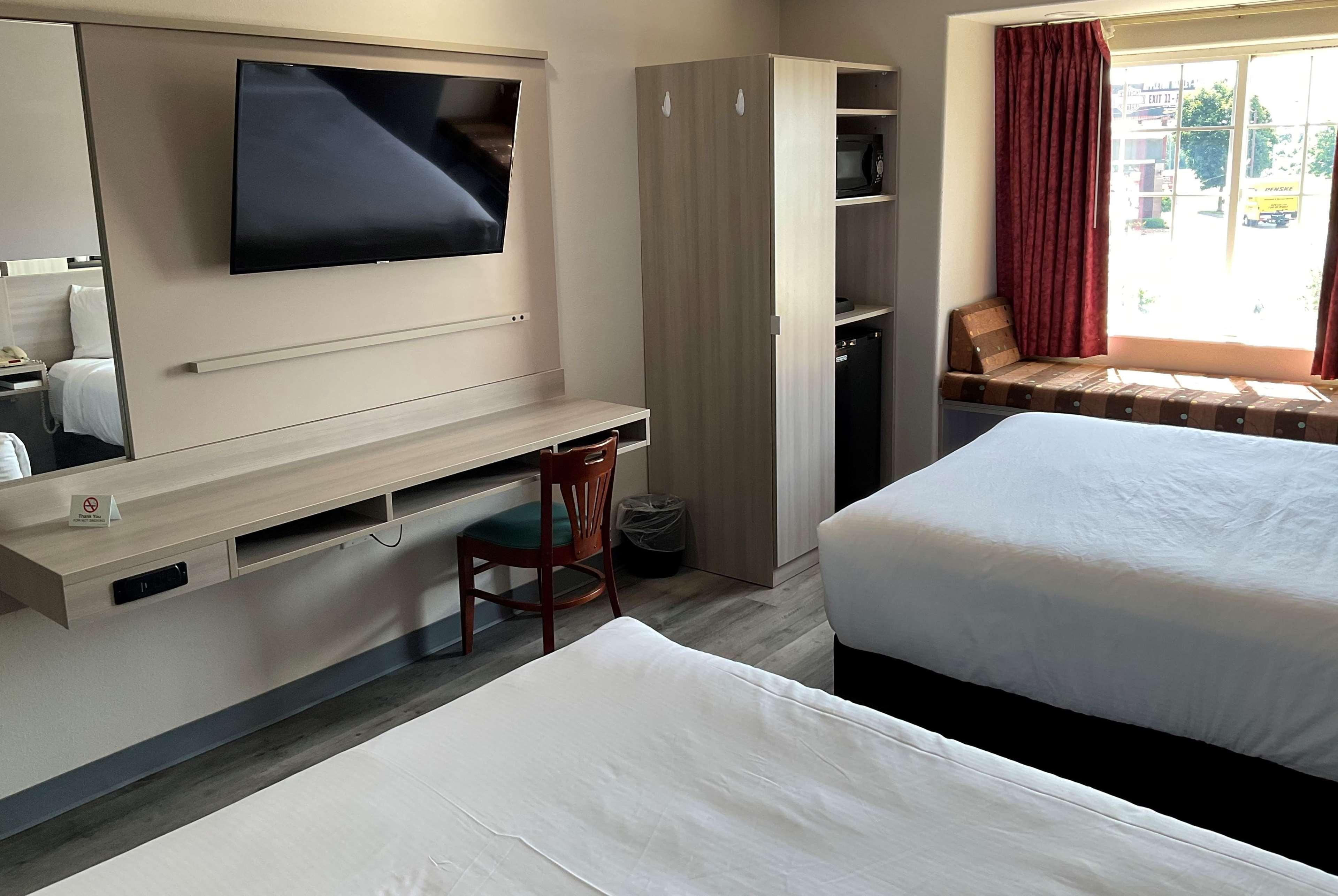 Microtel Inn And Suites קלארקסוויל מראה חיצוני תמונה