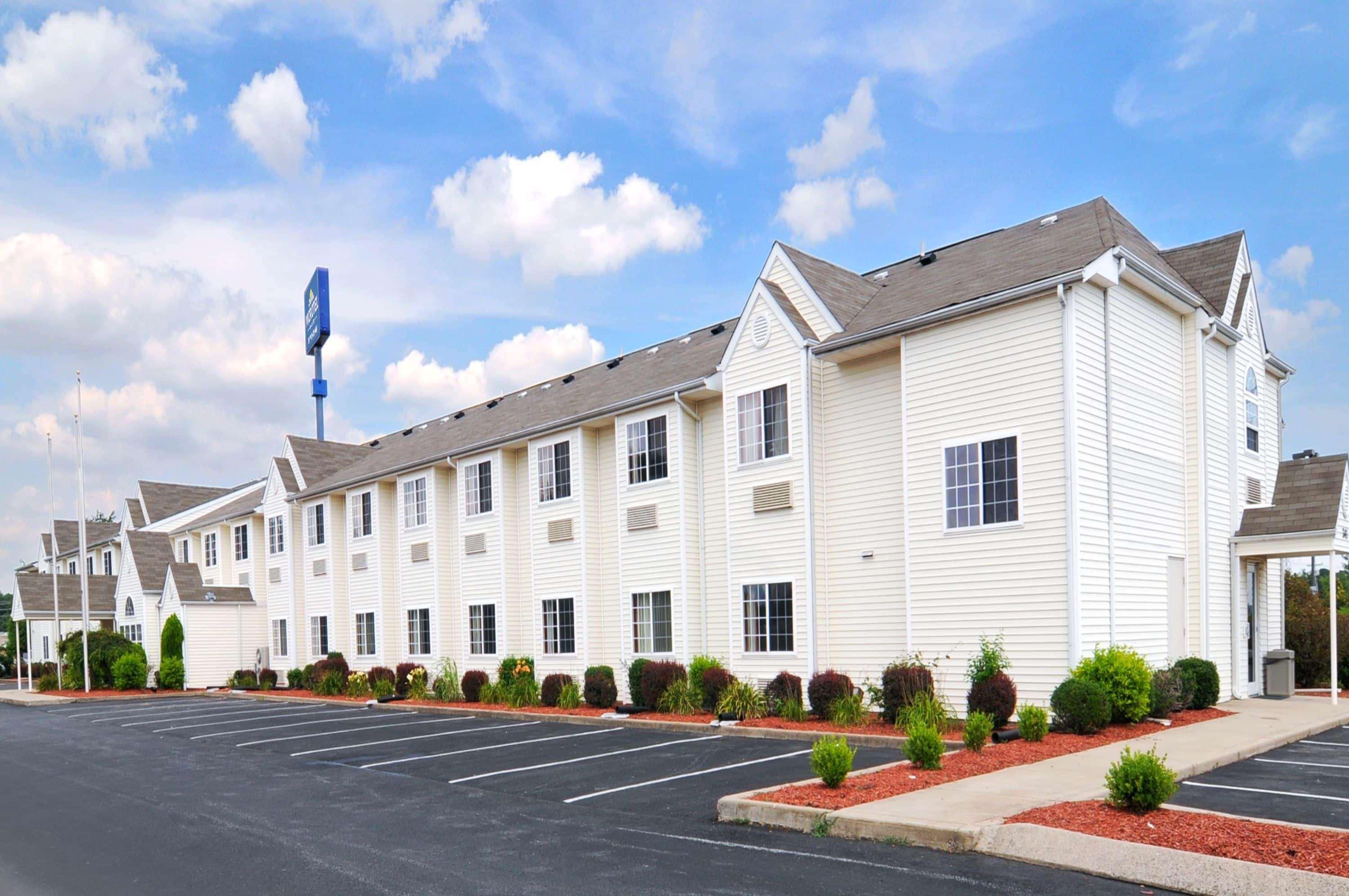 Microtel Inn And Suites קלארקסוויל מראה חיצוני תמונה